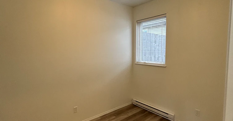 11945 G -11947 56 Street Northwest, Edmonton, AB, T5W 3S8 - 9