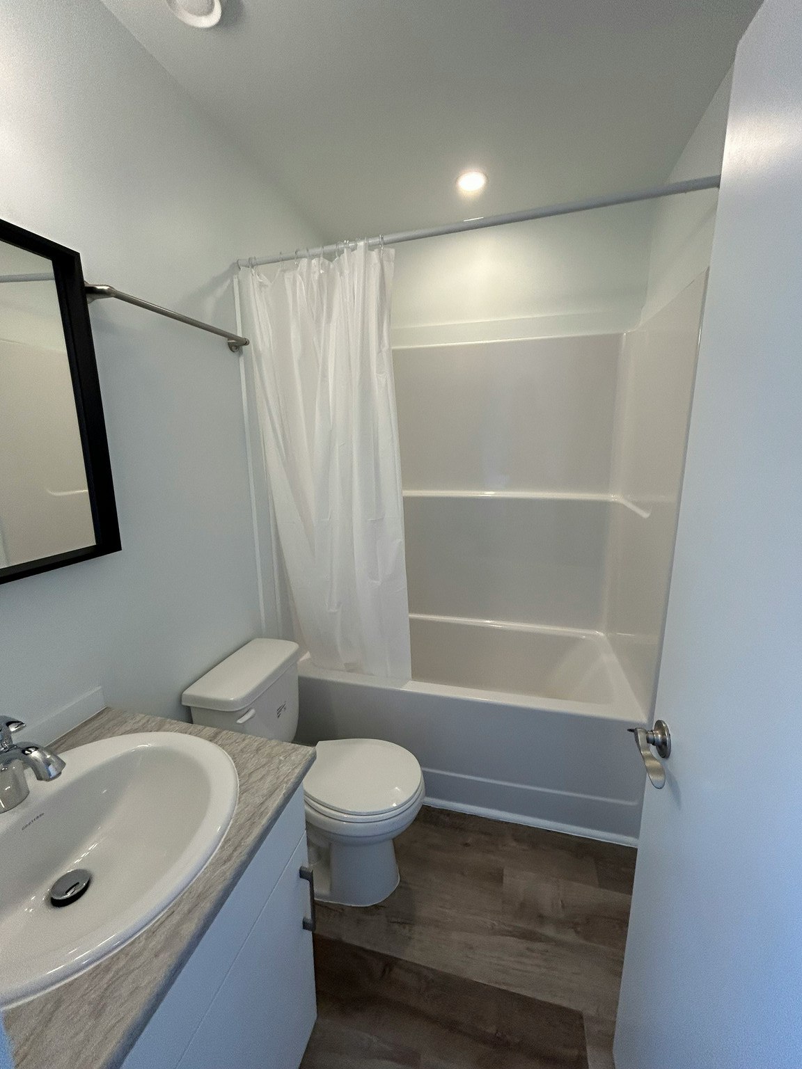 11945 G -11947 56 Street Northwest, Edmonton, AB, T5W 3S8 - 7