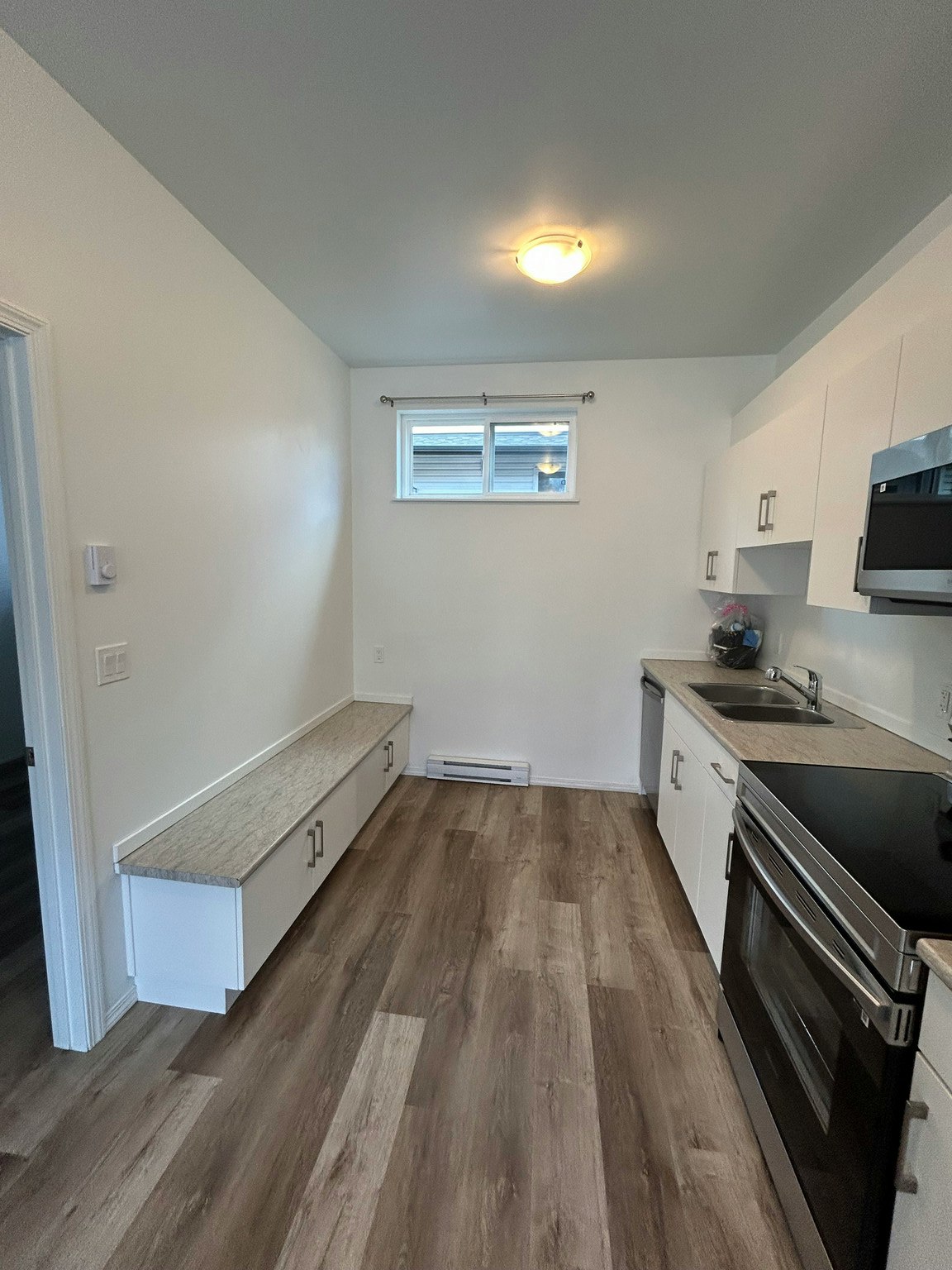 11945 G -11947 56 Street Northwest, Edmonton, AB, T5W 3S8 - 5