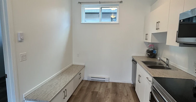 11945 G -11947 56 Street Northwest, Edmonton, AB, T5W 3S8 - 5