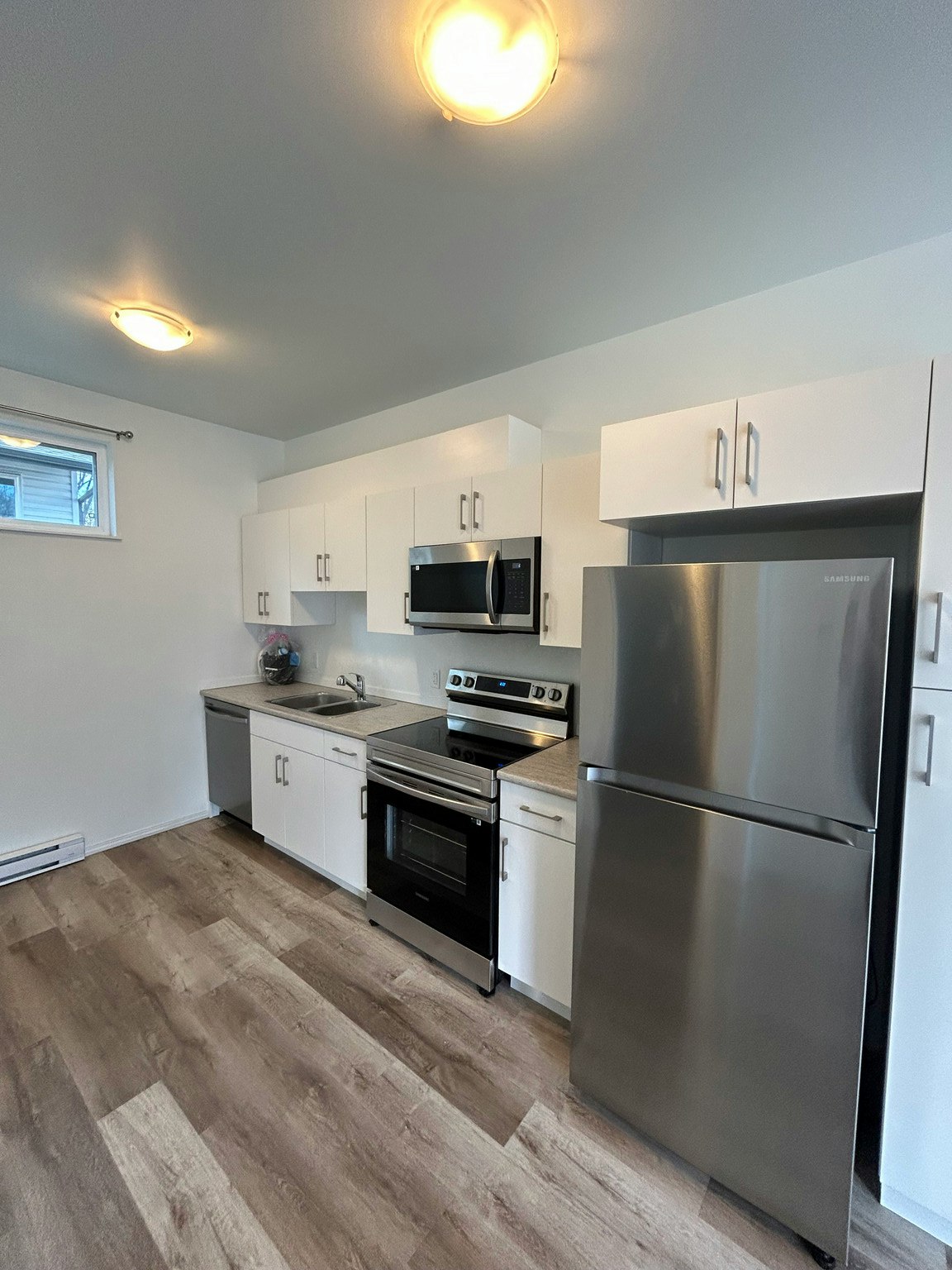 11945 G -11947 56 Street Northwest, Edmonton, AB, T5W 3S8 - 4