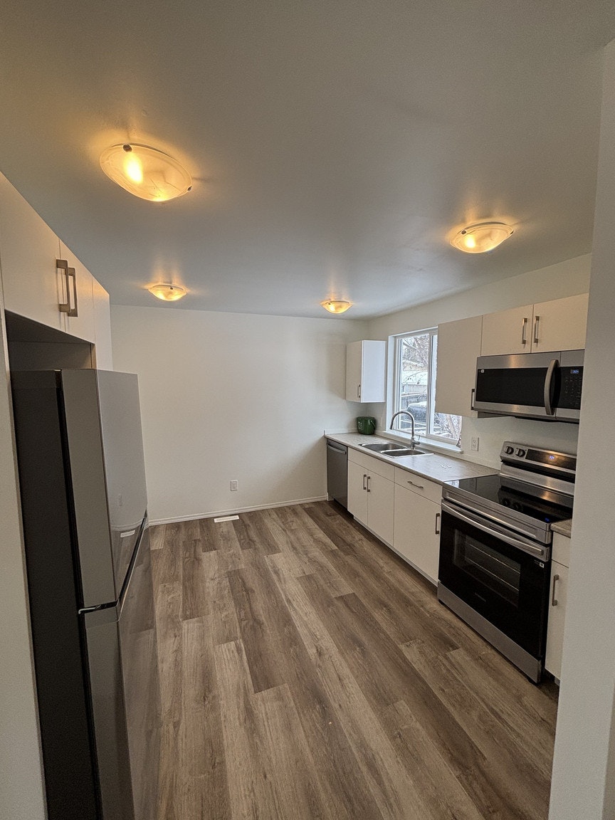 G2 -12021 55 Street Northwest, Edmonton, AB, T5W 3R3 - 4