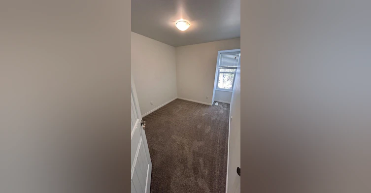 12035 59 Street Northwest, Edmonton, AB, T5W 3Y1 - 6