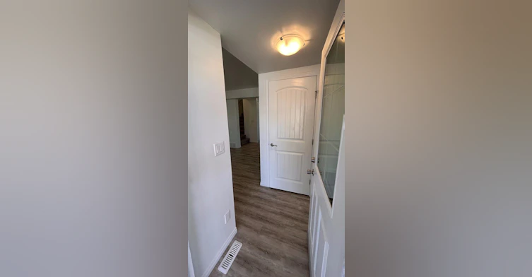 12035 59 Street Northwest, Edmonton, AB, T5W 3Y1 - 13