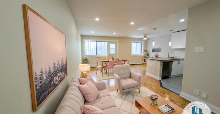 11-90 Temperance Street, Aurora, ON, L4G 2P9