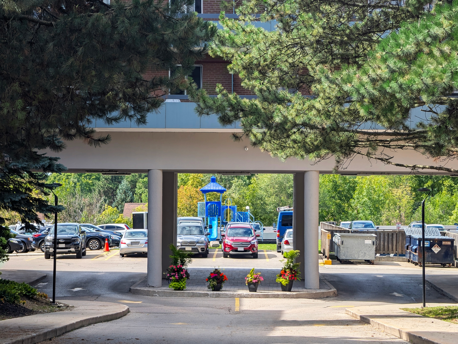 202-216 Essex Avenue, Richmond Hill, ON, L4C 2B9 - 3