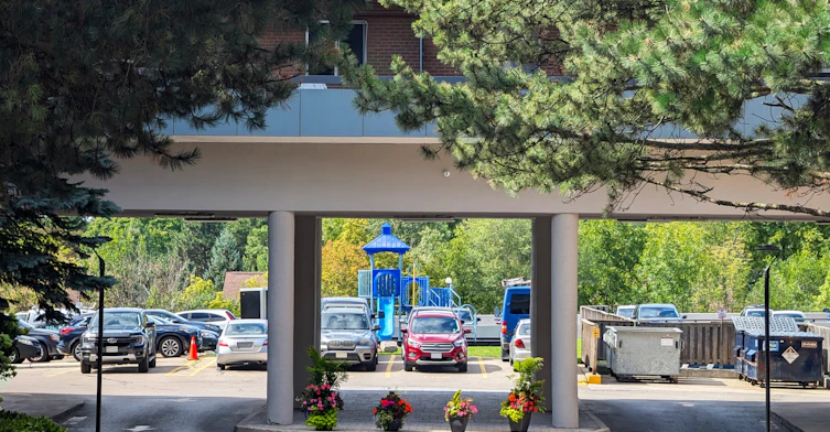 202-216 Essex Avenue, Richmond Hill, ON, L4C 2B9 - 3