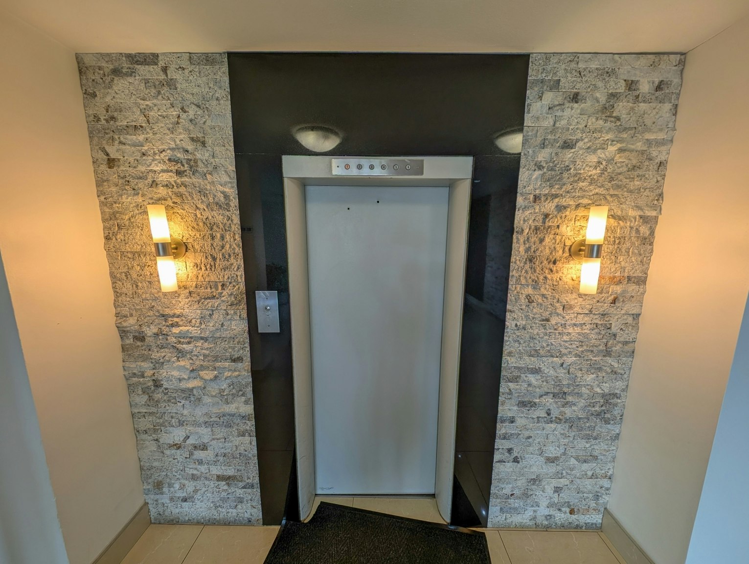304-3370 Havenwood Drive, Mississauga, ON, L4X 2M4 - 2