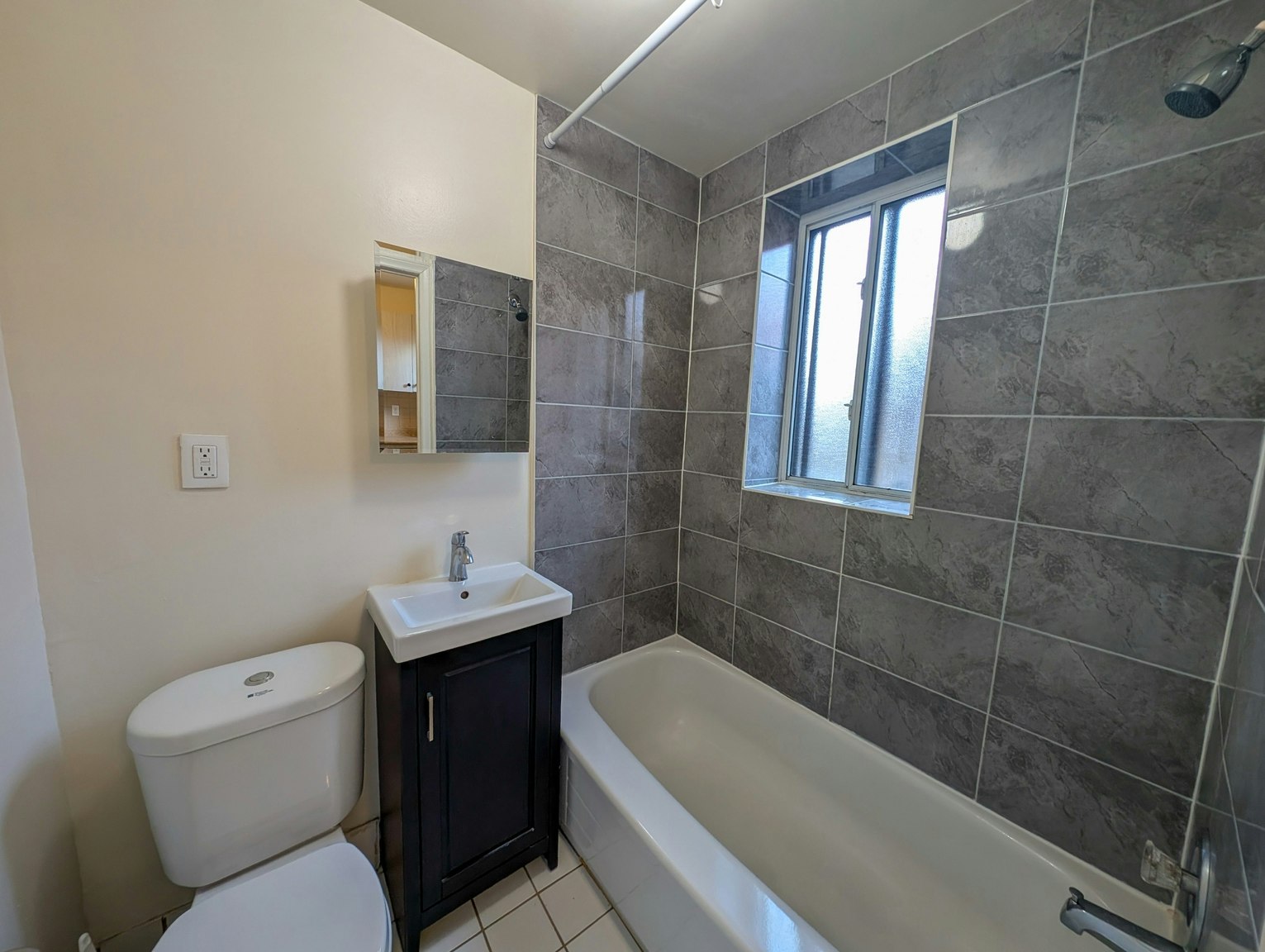 5-22 Robina Avenue, Toronto, ON, M6C 3Y6 - 7