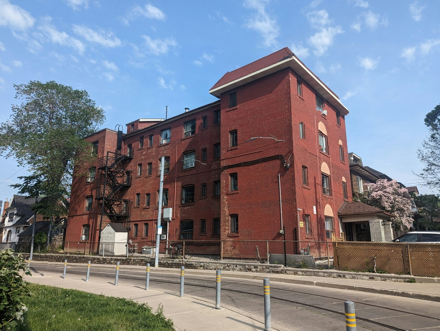 5-22 Robina Avenue, Toronto, ON, M6C 3Y6 - 3
