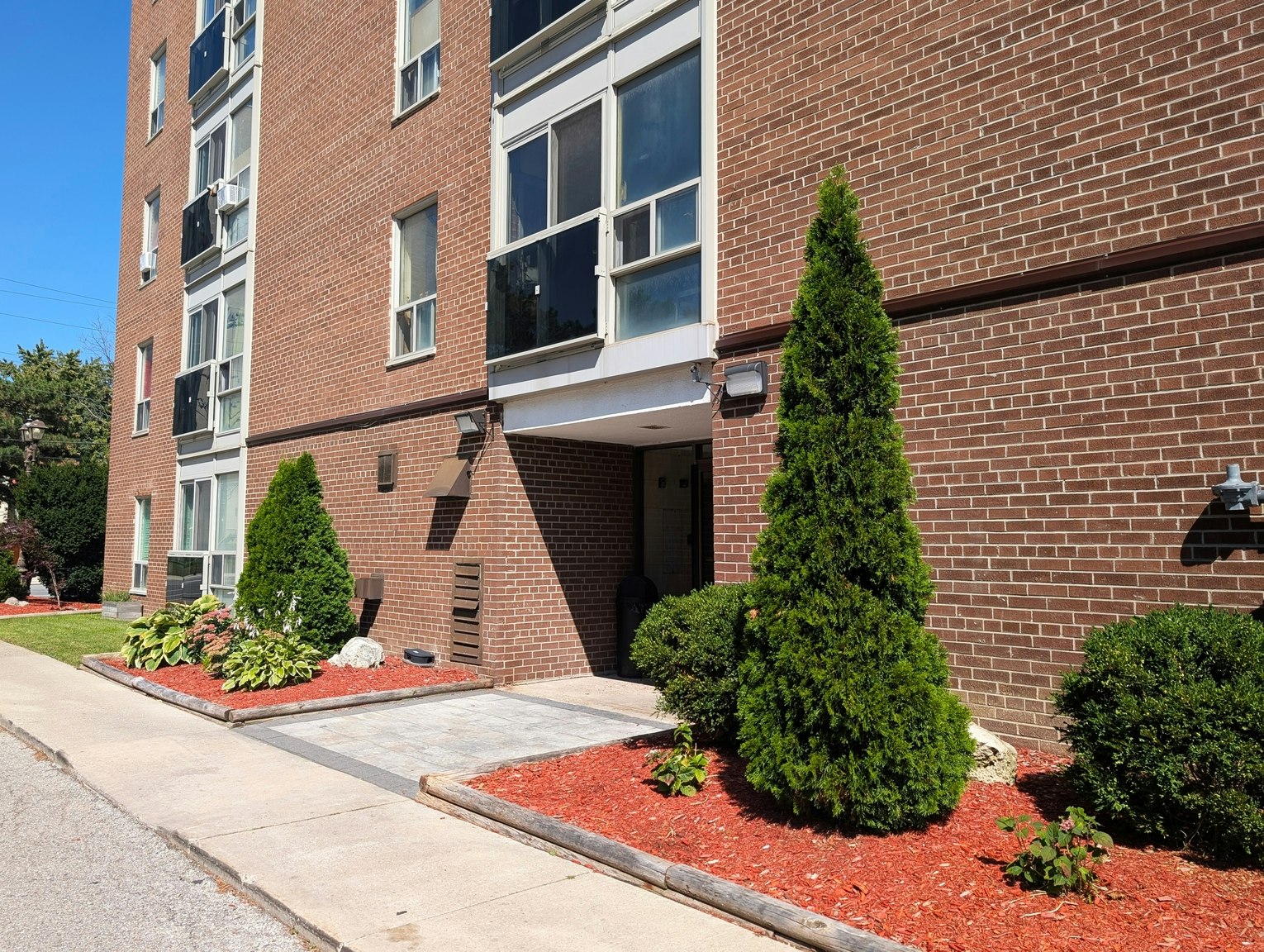 401-205 Vodden Street East, Brampton, ON, L6V 1M9