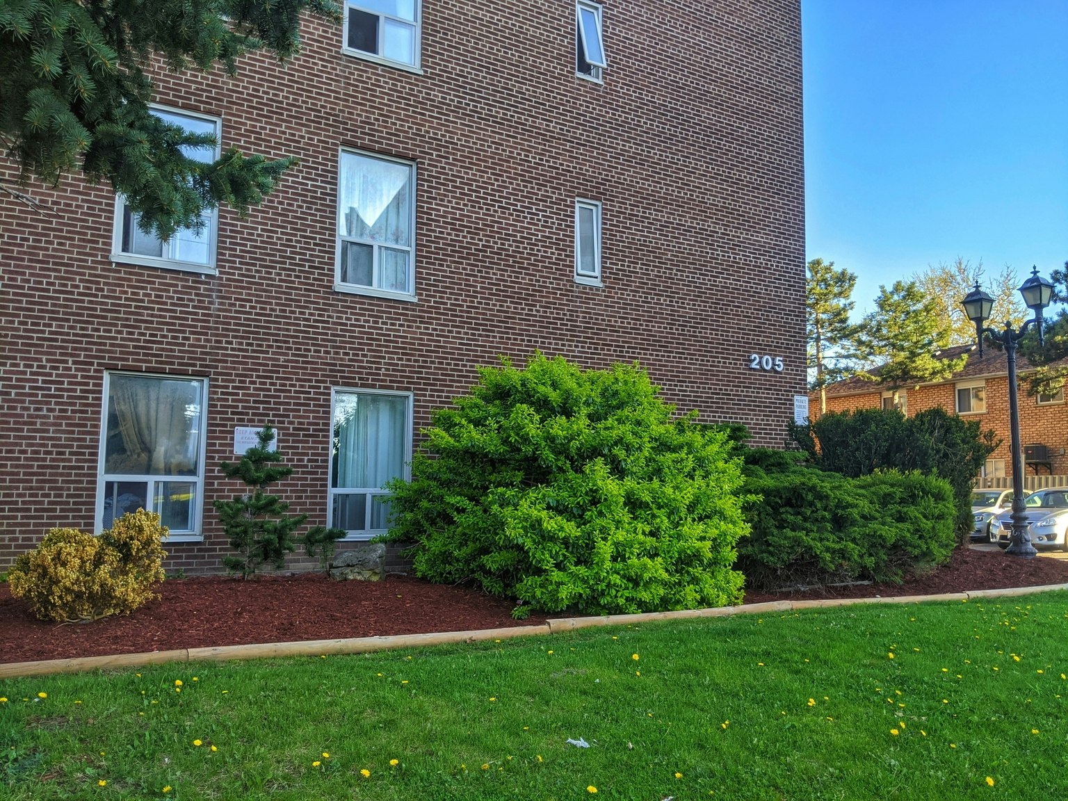 401-205 Vodden Street East, Brampton, ON, L6V 1M9
