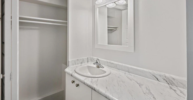 3440 Durocher Rue, Montréal, QC, H2X 2E2 - 4