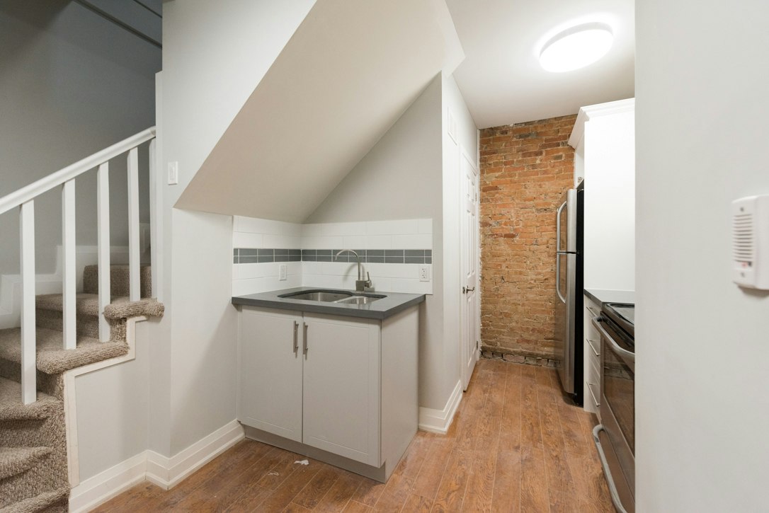 10-239 St Paul Street, St. Catharines, ON, L2R 3M6 - 3