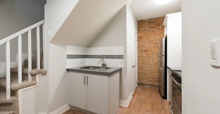 10-239 St Paul Street, St. Catharines, ON, L2R 3M6 - 3