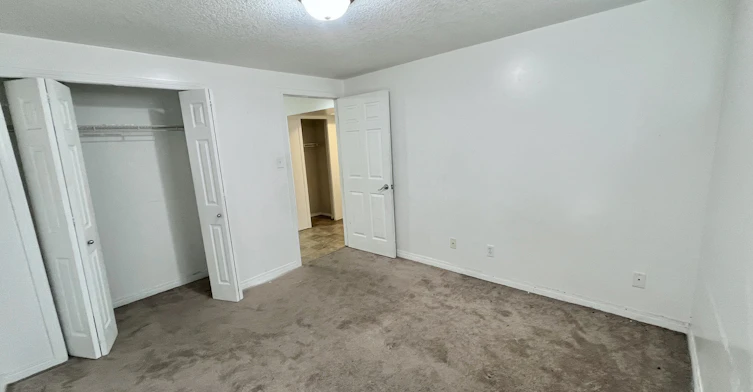 12915 69 Street Northwest, Edmonton, AB, T5C 0H3 - 10