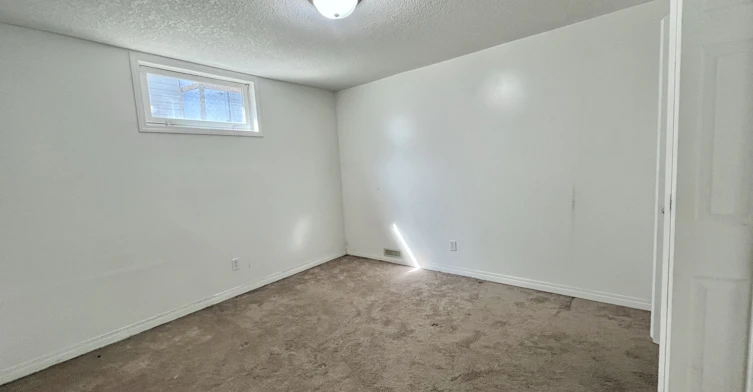 12915 69 Street Northwest, Edmonton, AB, T5C 0H3 - 8