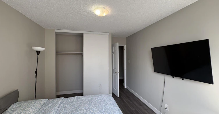 912 6 Avenue Southwest, Calgary, AB, T2P 3P3 - 2