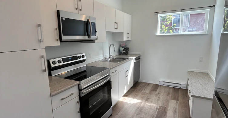 12030 - G-12032 54th Street Northwest, Edmonton, AB, T5W 3N3 - 16