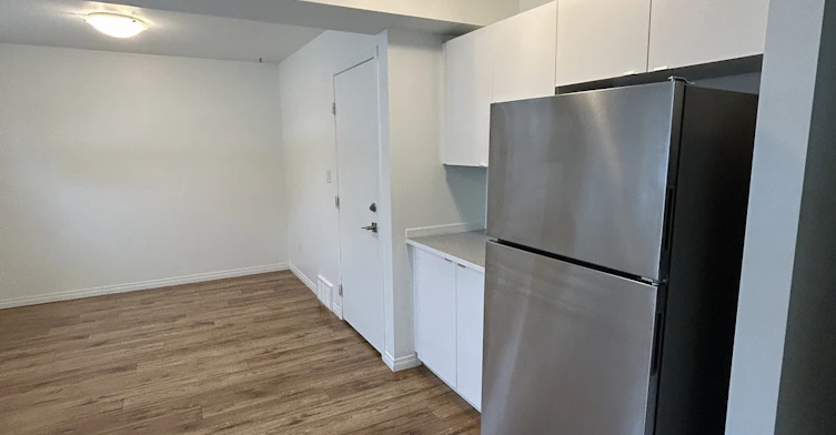 Main-12148 105 Street, Edmonton, AB, T5G 2N8 - 3