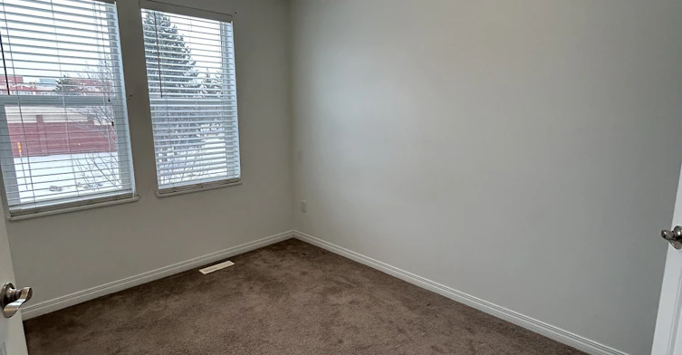 Main-12148 105 Street, Edmonton, AB, T5G 2N8 - 6