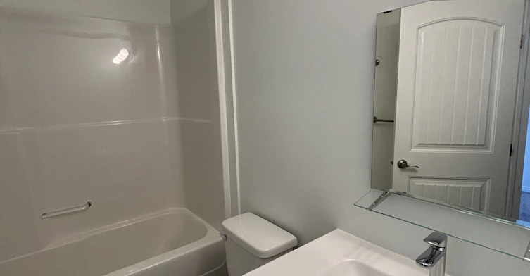 Main-12148 105 Street, Edmonton, AB, T5G 2N8 - 12