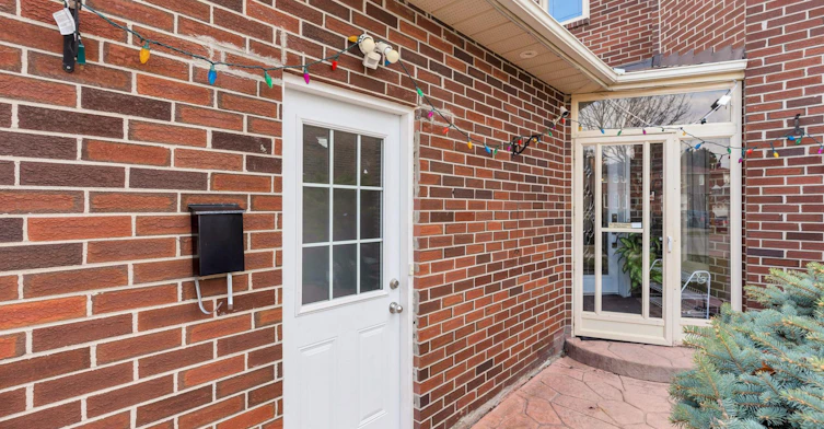 132 Castlehill Rd. Lower-Level-132 Castlehill Road, Brampton, ON, L6X 4C2