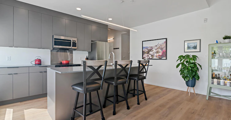 106-12825 115 Avenue Northwest, Edmonton, AB, T5M 2X8 - 8