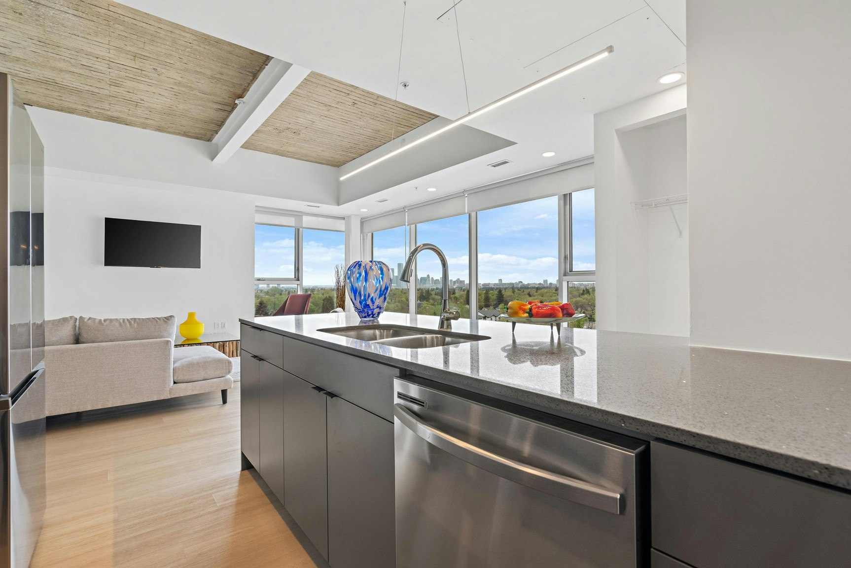 X16-12825 115 Avenue Northwest, Edmonton, AB, T5M 2X8 - 10
