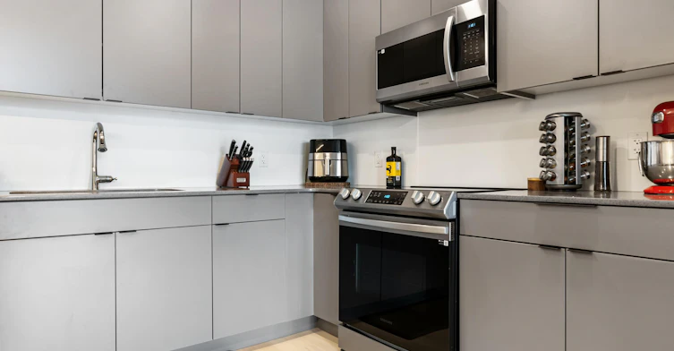 X04-12825 115 Avenue Northwest, Edmonton, AB, T5M 2X8