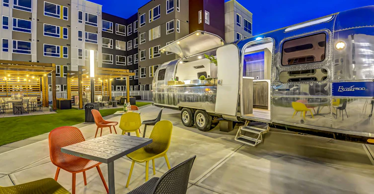J01-4135 University Avenue Northwest, Calgary, AB, T3B 6K8 - 4
