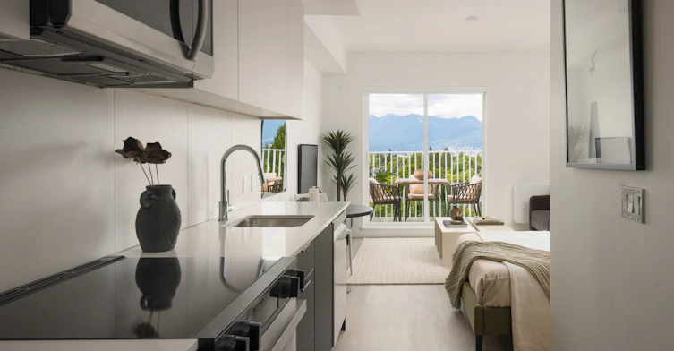 807 East 33rd Avenue, Vancouver, BC, V5V 3A4 - 4