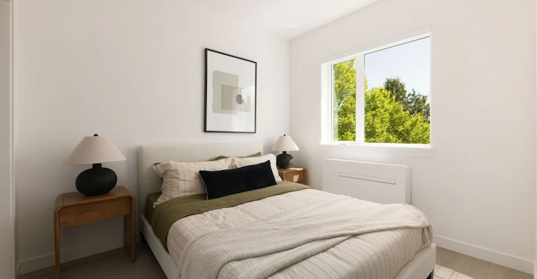 807 East 33rd Avenue, Vancouver, BC, V5V 3A4 - 3