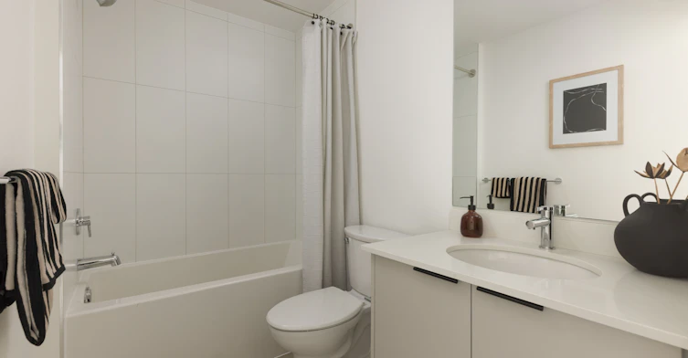 807 East 33rd Avenue, Vancouver, BC, V5V 3A4 - 8