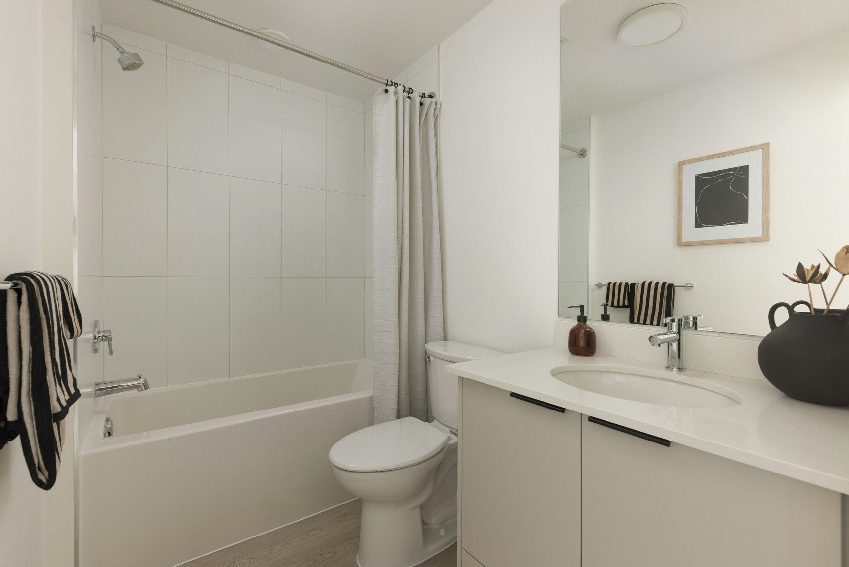 807 East 33rd Avenue, Vancouver, BC, V5V 3A4 - 8