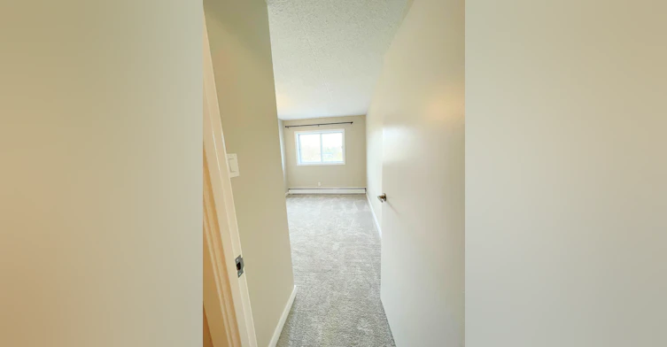 9107 88 Avenue Northwest, Edmonton, AB, T6C 3P9 - 8