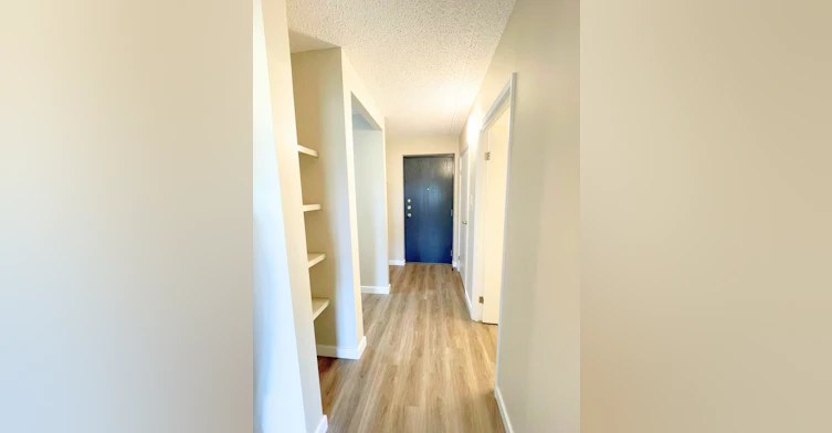 9107 88 Avenue Northwest, Edmonton, AB, T6C 3P9 - 18