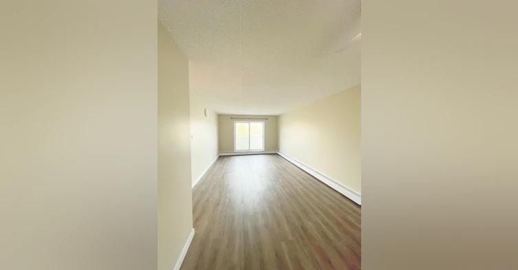 9107 88 Avenue Northwest, Edmonton, AB, T6C 3P9 - 13