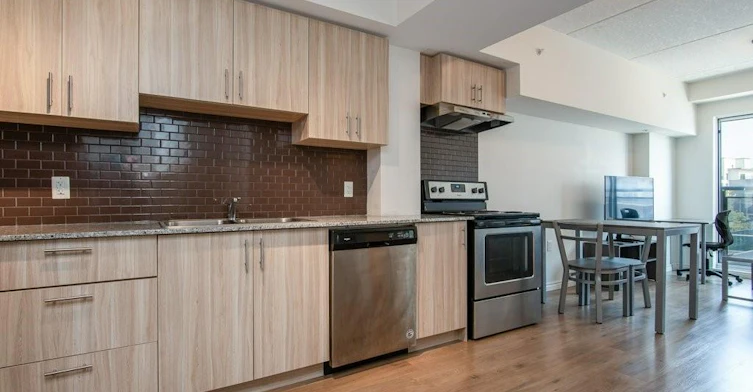G202-275 Larch Street, Waterloo, ON, N2L 0J5 - 2