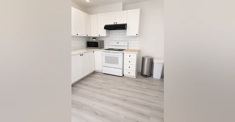 Lower-67 Karen Walk, Waterloo, ON, N2L 5X1 - 2