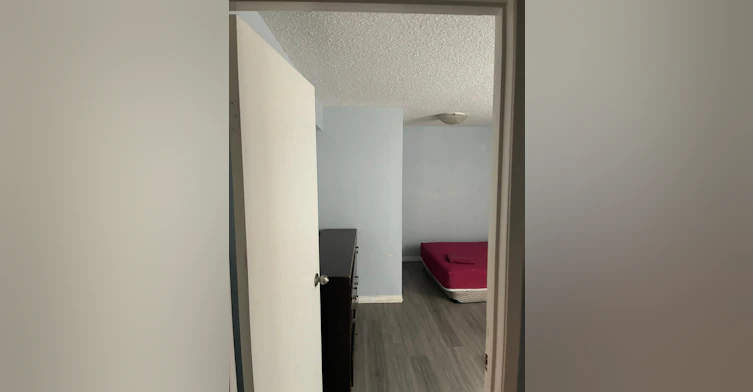 8 Castleglen Crescent Northeast, Calgary, AB, T3J 1N3 - 12