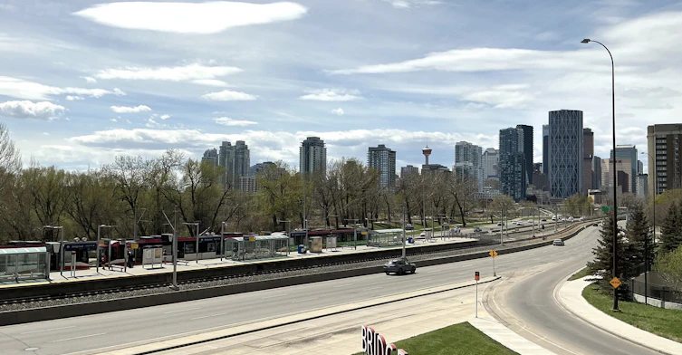 38 9 Street NE, Calgary, AB, T2E 7X9 - 17