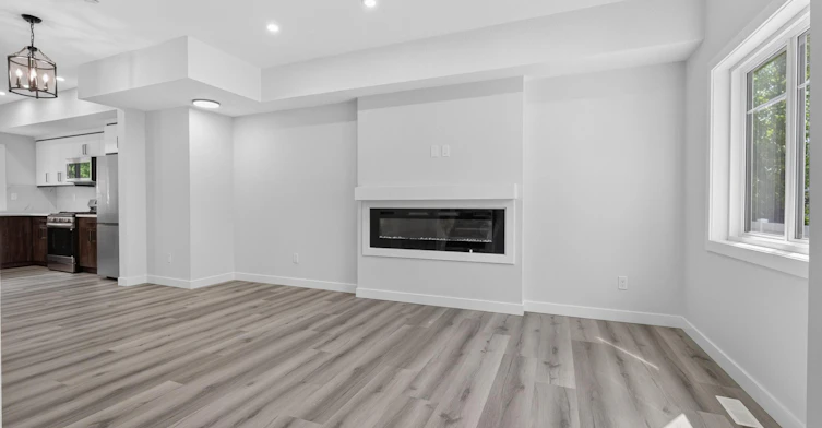 10821 112 Street Northwest, Edmonton, AB, T5H 3H4