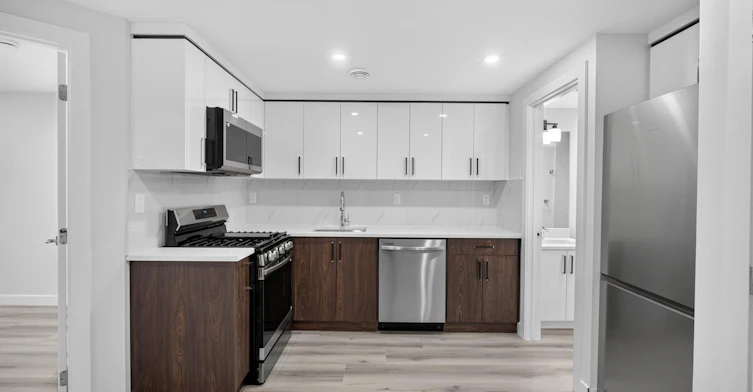 10821 112 Street Northwest, Edmonton, AB, T5H 3H4 - 32