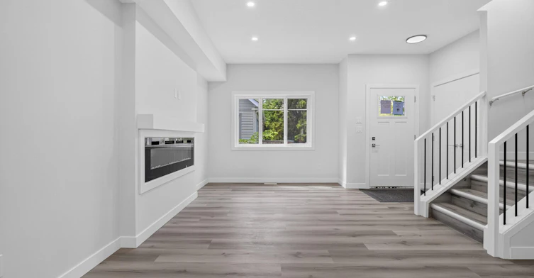 10821 112 Street Northwest, Edmonton, AB, T5H 3H4 - 3