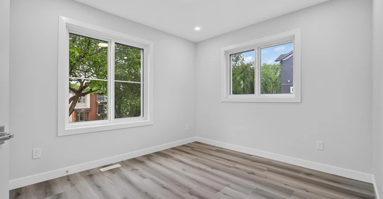 10821 112 Street Northwest, Edmonton, AB, T5H 3H4 - 15