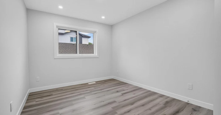10821 112 Street Northwest, Edmonton, AB, T5H 3H4 - 17