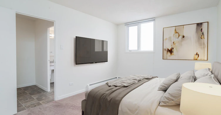 10711 Saskatchewan Drive Northwest, Edmonton, AB, T6E 4S4 - 4