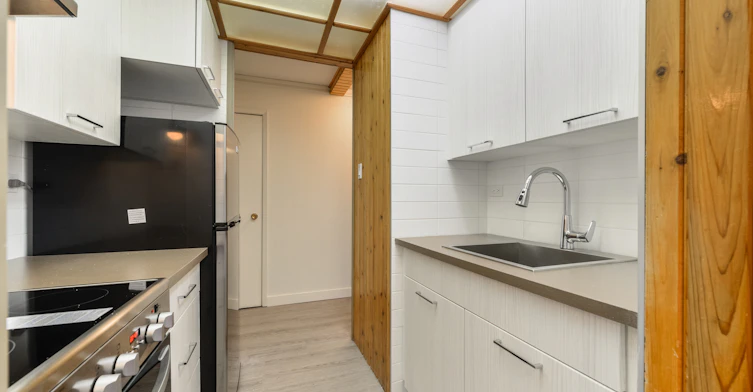 11027 102 Street Northwest, Edmonton, AB, T5H 3X2 - 4