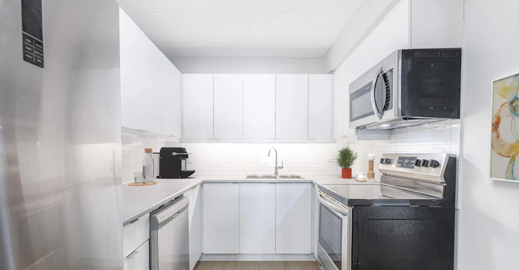 FEED-450 Victoria Avenue, Windsor, ON, N9A 6T7 - 2